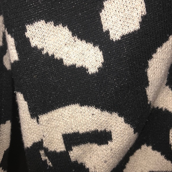 Black cheetah print sweater - Picture 2 of 4
